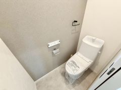 ウォシュレット、暖房便座、節電・節水機能など、使い勝手のよい高機能トイレです。