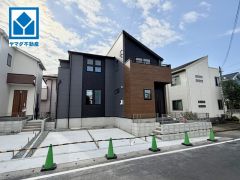 4LDKのゆとりある間取り。LDK横には続き間の4.8帖洋室を配置。キッチン収納やWICも完備し、収納力も充実＾＾