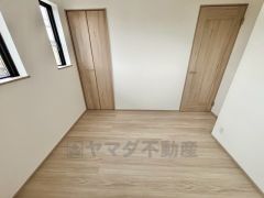 クローゼット付きなので、すっきりと整理整頓でき気持ちよく過ごせますね＾＾