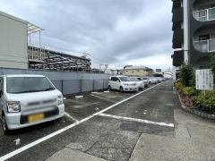 駐車場。