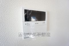 キッチン横からお湯張り、追い炊き、温度調節がボタンで楽々操作できる給湯器リモコンです＾＾