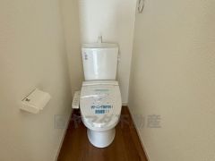 ウォシュレット、暖房便座、節電・節水機能など、使い勝手のよい高機能トイレです。