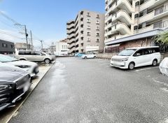 平面駐車場　空き状況は管理会社へ要確認