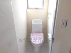 同仕様写真。調理により発生する油煙や臭いを吸い込み、屋外へ排気してくれます。