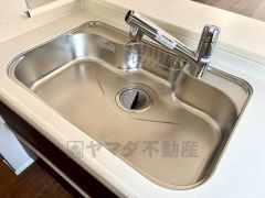 大きなお鍋も楽々洗える幅の広いシンクです＾＾