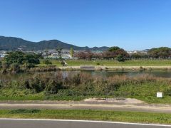 近くに室見川河畔公園と西部運動公園がありるので遊びと寛ぎ、四季折々の情景が楽しめます＾＾毎日のお散歩コースにも＾＾