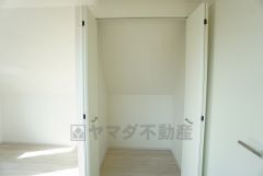 クローゼット付きなので、すっきりと整理整頓でき気持ちよく過ごせますね＾＾