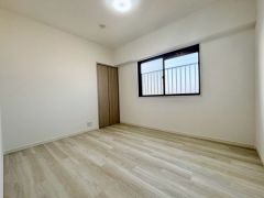 居室としてももちろん、収納や書斎、お子様のプレイスペースにも＾＾使い勝手が良さそうです＾＾