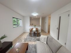 リビング階段は顔を合わせる時間が増えるので、ご家族とのコミュニケーションがとりやすく距離がグッと縮まりそうですね＾＾