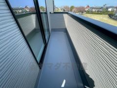 陽当たりの良いバルコニーです。お洗濯やお布団干しはもちろん、日光浴スペースにも。