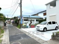 前面道路南側4ｍに面しています。