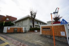 西新小学校
