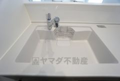 色も形もキレイなシンクは、広さも確保しているので、大きめの鍋も簡単に洗えます＾＾