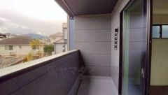 陽当たりの良いバルコニーです。お洗濯やお布団干しはもちろん、日光浴スペースにも。