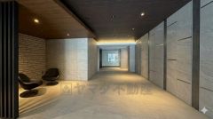 まるでホテルのような洗練されたエントランス空間