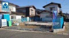 現地（2026年1月）撮影 よかタウンのデザイン住宅新築分譲限定1棟＾＾ 小学校と最寄りスーパーも徒歩15分圏内にあり、快適な住環境です＾＾
