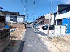 西側約4ｍの公道に面しています。