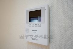 防犯性もばっちり、TVモニター付きインターホン完備。
