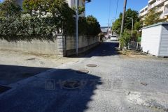 北側4Ｍの道路に面しています。