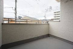 陽当たりの良いバルコニーです。お洗濯やお布団干しはもちろん、日光浴スペースにも。