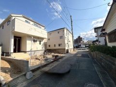 大型車の通行が少なく、騒音や振動が少ないので静かで快適な生活を送れます。