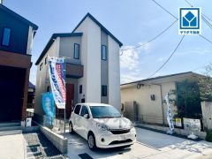 駐車スペースは2台分確保。マイカー用に、来客用に、余裕を持ってご利用いただけます。