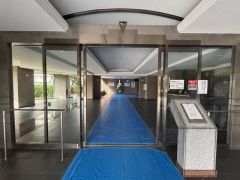 ゆったりとしたエントランスで、帰宅時も気持ちに余裕が生まれます＾＾上品な印象を与えてくれる空間なので来客対応もしやすいですね＾＾