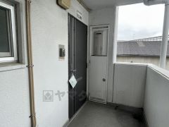 角部屋なので両隣を気にすることなく過ごせます。