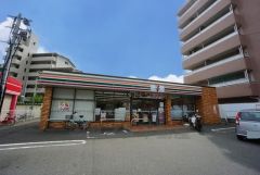 セブンイレブン　福岡笹丘1丁目店まで徒歩8分