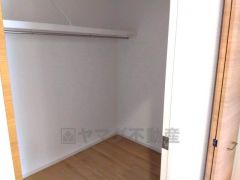 家の中をスッキリと快適に保てる収納が付いています。掃除道具などの収納に便利ですね＾＾