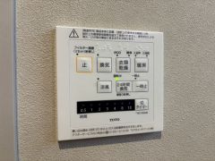 浴室暖房乾燥機付き＾＾梅雨の時期や花粉、PM2.5が酷いときなどの洗濯を干すのに重宝しそうですね＾＾