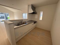 作業スペースを広く使えるキッチンです。作業動線が短くなるので、効率よくお料理ができます＾＾