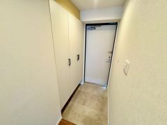 たっぷり収納できるシューズボックス付きなので、家族全員の靴がきれいに整頓できます。