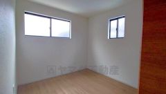 居室としてももちろん、収納や書斎、お子様のプレイスペースにも＾＾使い勝手が良さそうです＾＾