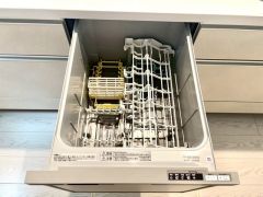 炊事時間を大幅に短縮できる食器洗浄乾燥機付き＾＾食器を洗う手間が減るので家族とのコミュニケーションの時間や自分の時間が増えますね。