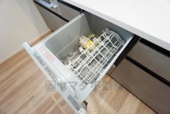 炊事時間を大幅に短縮できる食器洗浄乾燥機付き＾＾食器を洗う手間が減るので家族とのコミュニケーションの時間や自分の時間が増えますね。