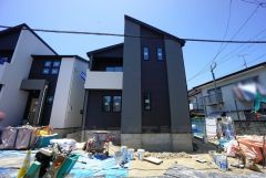 地下鉄七隈線茶山駅まで徒歩14分。西鉄バス田島停徒歩5分。都心へのアクセス良好＾＾