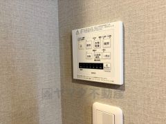 浴室暖房乾燥機付き＾＾梅雨の時期や花粉、PM2.5が酷いときなどの洗濯を干すのに重宝しそうですね＾＾