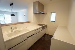 カウンターキッチンなので、ご家族と会話をしながら楽しくお料理ができます。