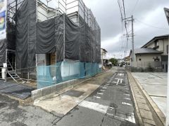 周辺環境充実。スーパー・小学校・コンビニ徒歩9分圏内。