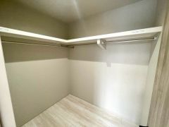 大容量のウォークインクローゼット。季節ごとのお洋服全てを収納できるので、衣替えも楽になりますね＾＾