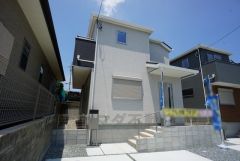 福岡市内や糸島方面へのアクセスに便利な202号線から一本入った閑静な住宅街＾＾