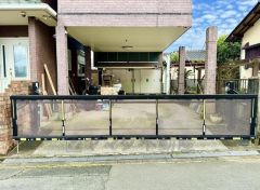 駐車4台可能　来客時も安心の広々カースペース