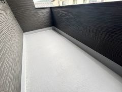 広々としたバルコニー。 天気のいい日にはお布団もまとめて干せそうですね＾＾