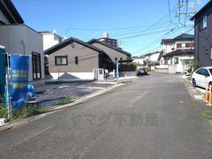 南東側約6.1ｍの公道に面しています＾＾