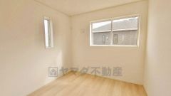 居室としてももちろん、収納や書斎、お子様のプレイスペースにも＾＾使い勝手が良さそうです＾＾