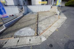 駐車スペースはゆとりある並列2台分を確保。マイカー用に、お客さま用に、余裕を持ってご利用いただけます。