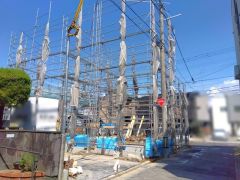 前面道路：南側約4.0ｍ東側約9.3～9.4ｍ公道