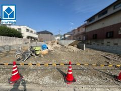 2号棟 LDKは18.66帖。2階ホールにファミリークローク付き・全室収納付き。 カースペースは3台分です＾＾