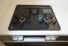 掲載写真は、同一ハウスメーカーの施工事例を使用しています。インテリア・家具等も含め、雰囲気の参考としてご覧ください。実際の物件とは、仕様・設備・色味などが一部異なる場合がございます。
